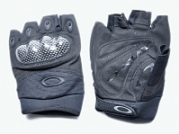 Перчатки вело/ велосипедные перчатки/ спортивные короткие, с мягкими подушечками на ладони. Ширина кисти, см: 21. Цвет: из ассортимента.