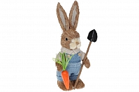 Заяц с морковкой и лопатой